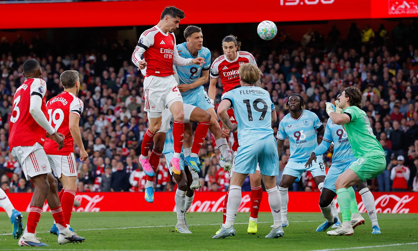 Arsenal closes in on Premier League crown