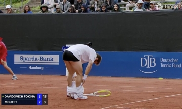 Tennis player drops pants after losing point at ATP