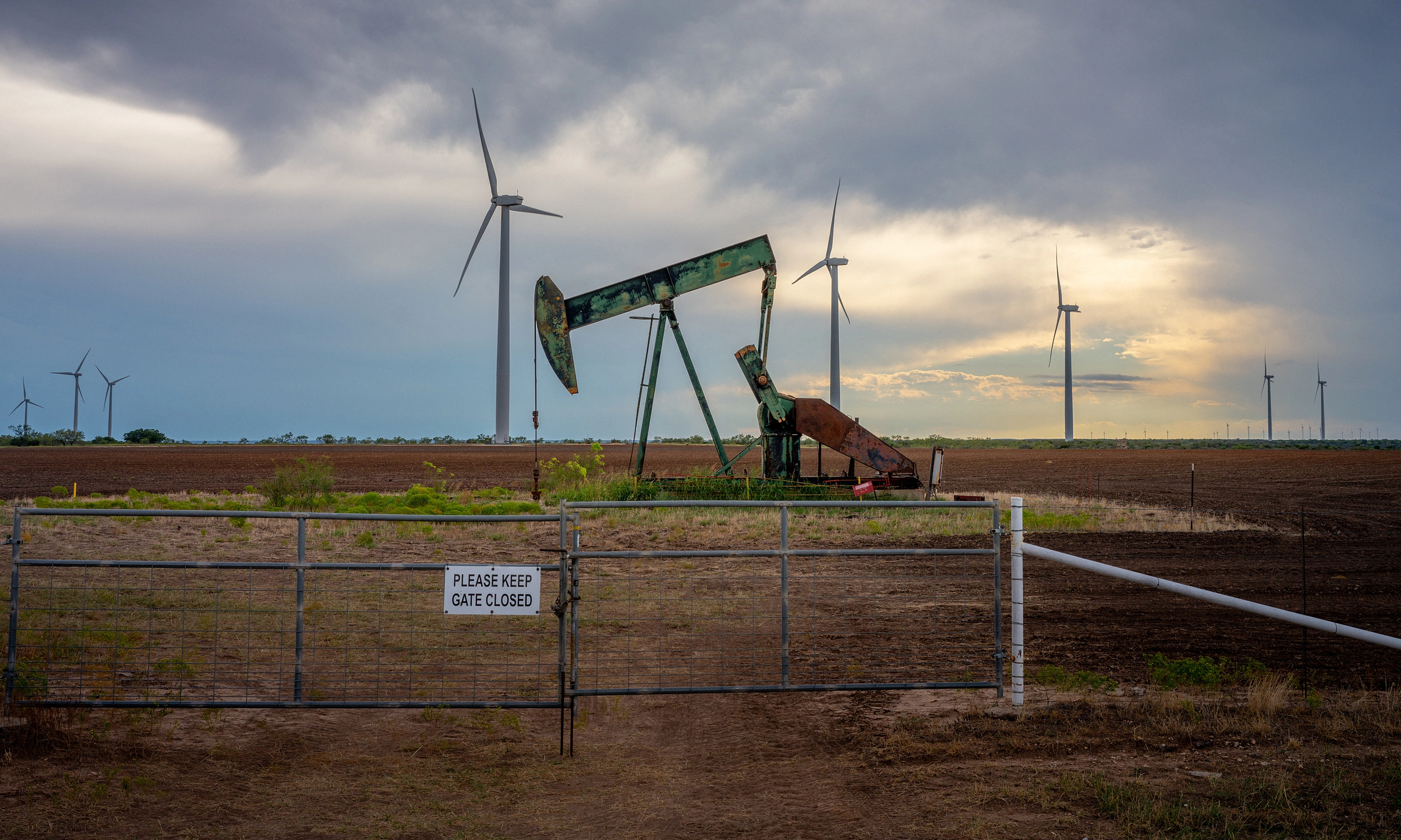 IEA warns commercial oil stocks dwindling to weeks