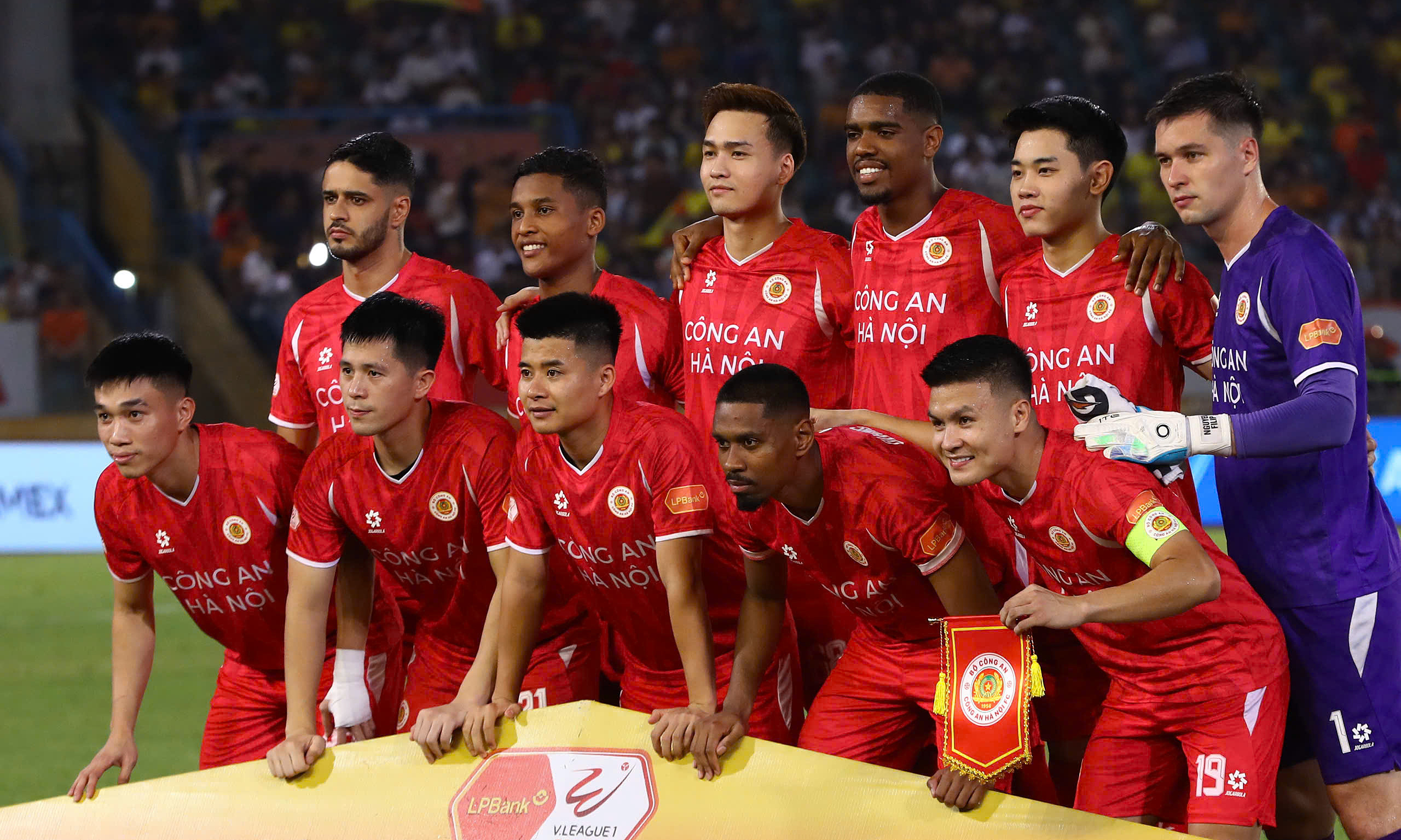 CAHN challenges many V-League records held by Hanoi FC