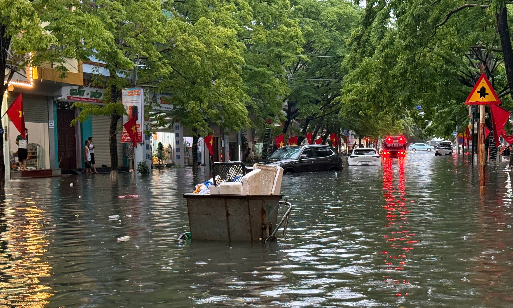 Quang Ninh experiences widespread flooding after heavy rainfall