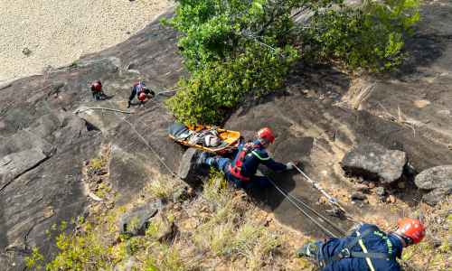 Rope descent and sea rescue drill in Son Tra