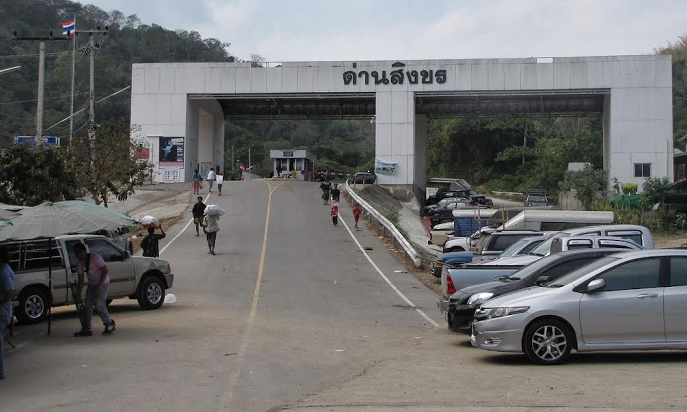 Myanmar army recaptures town bordering Thailand