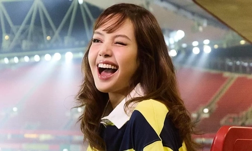 Lisa sings World Cup anthem