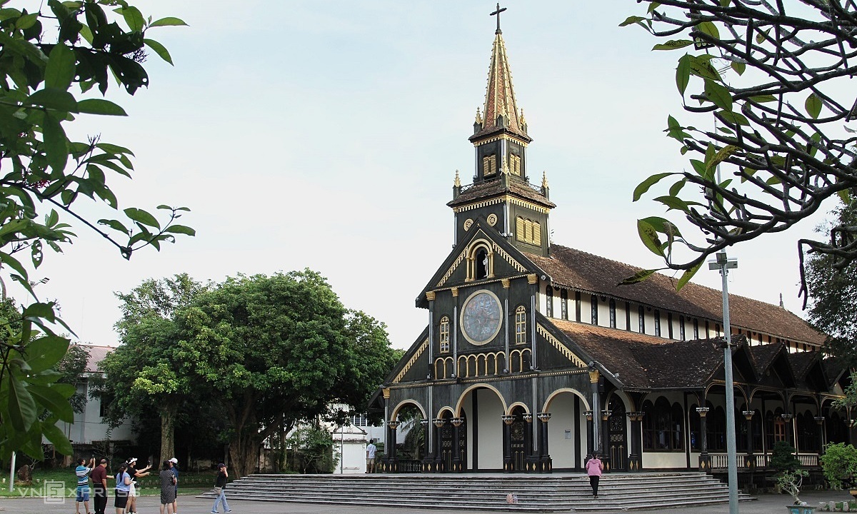 Vietnam's only century-old wooden catholic cathedral