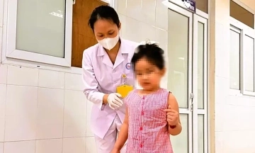 6-year-old girl paralyzed by krait venom