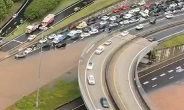 US highway flooded in Atlanta, stranding many drivers