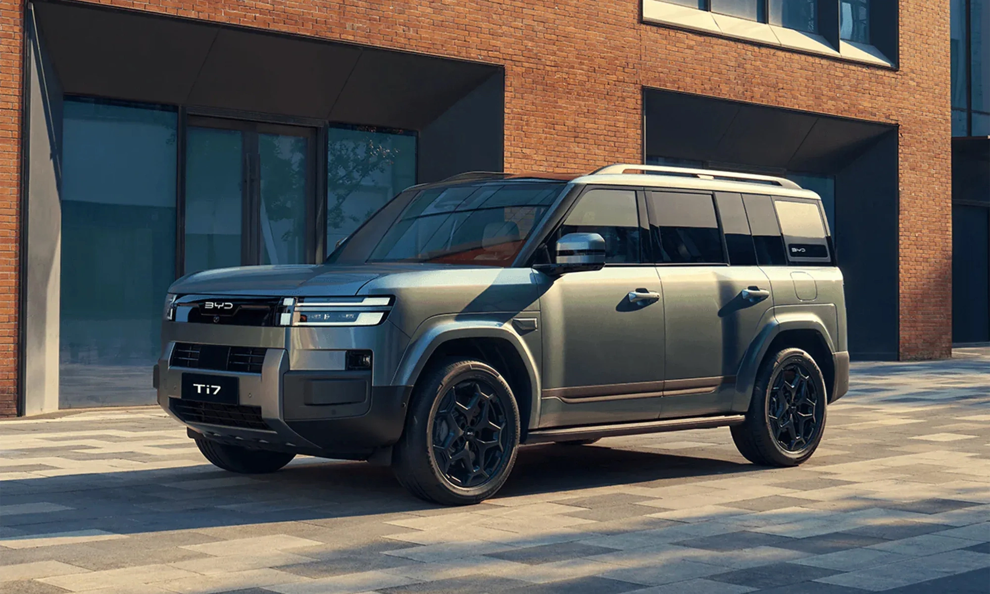 BYD Ti7 challenges Land Rover Defender