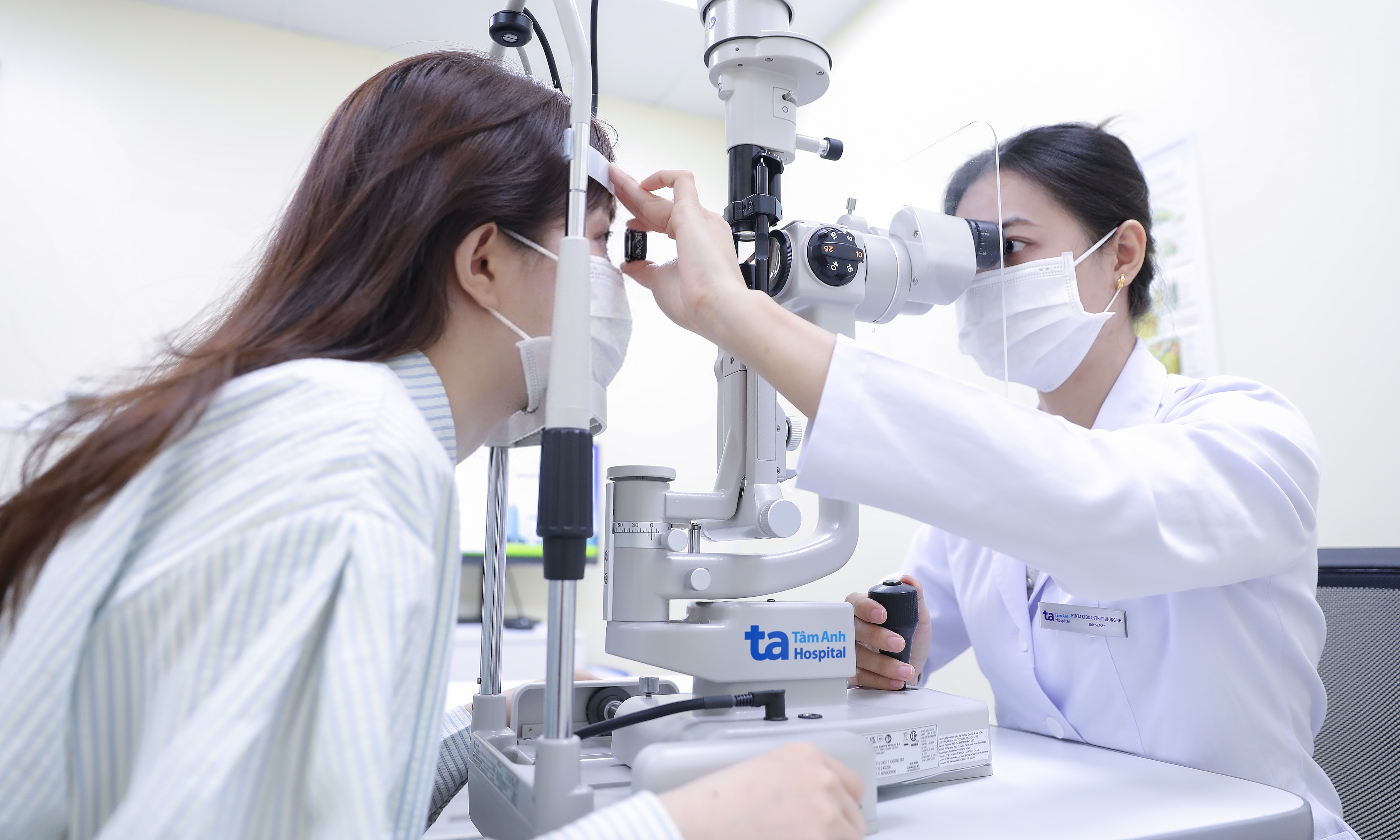 Doctor explains how to differentiate eyelid tumors, styes, and chalazia