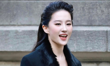 Liu Yifei embraces menswear trend