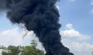 Major fire at foam company in Dong Nai