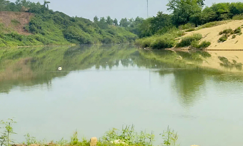 Two 10th-grade students die while fishing