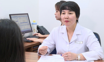 Face turns sunburn-red after discontinuing dermatitis cream