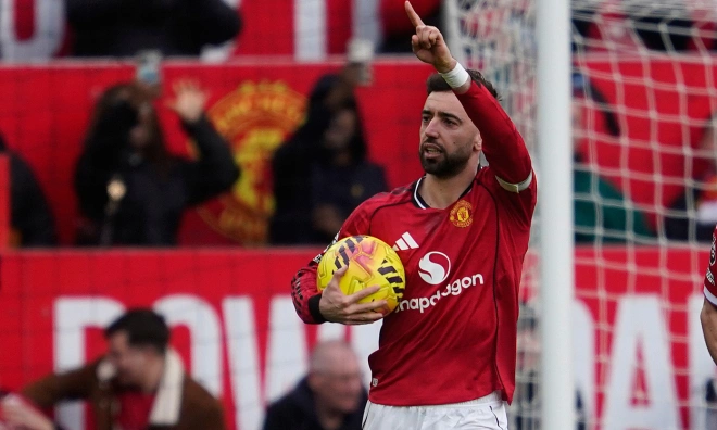 Bruno Fernandes wins premier league player of the season award