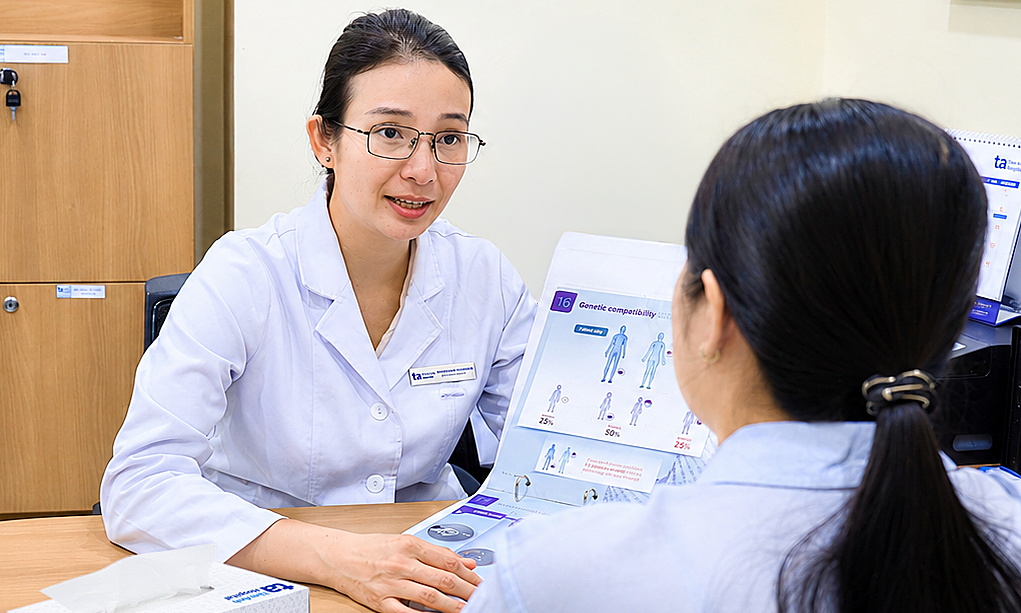 Low ovarian reserve: should I accumulate eggs or embryos?