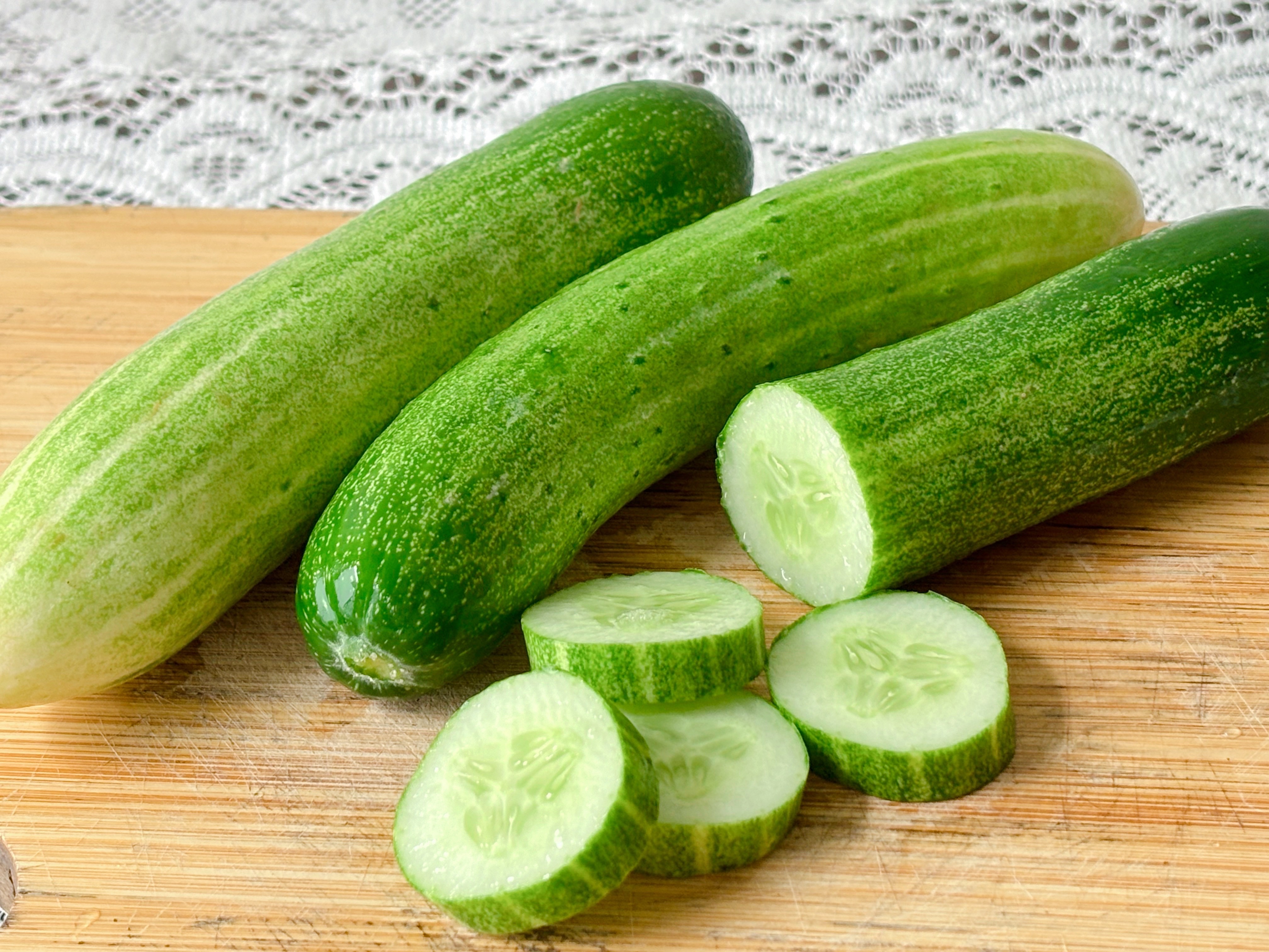 5 foods people with high uric acid should regularly consume