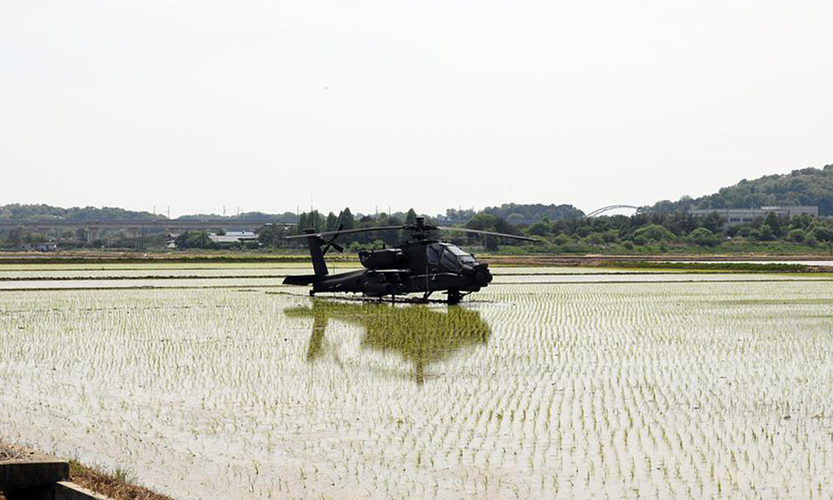 Potential reasons behind US helicopter's emergency landing, stranding in field