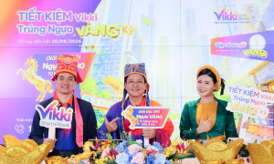 Vikki awards 10 luong of gold to savings customers