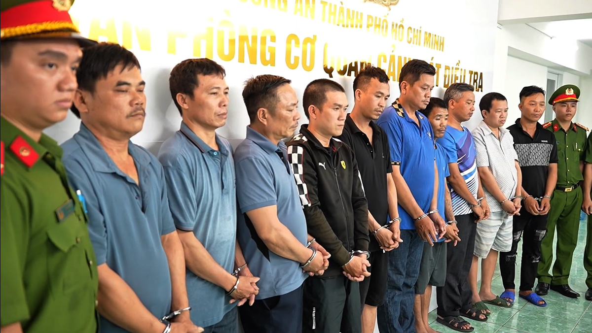200 police officers bust cyanide trafficking ring after suicide in Ho Chi Minh City