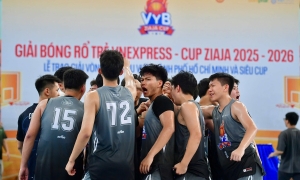 Vinschool Central Park men's team defeats The Harmony in basketball super cup