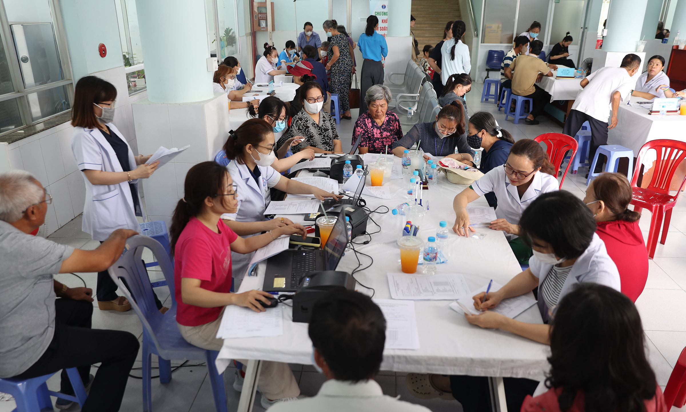 Ho Chi Minh City offers free health check-ups for all residents in 9 communes and special zones from late may