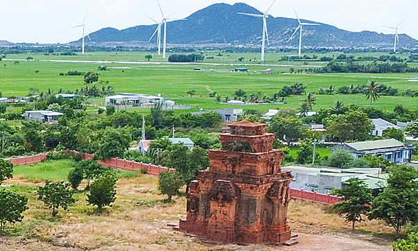 Khanh Hoa proposes high-speed railway rerouting to protect 1,800-year-old cham tower