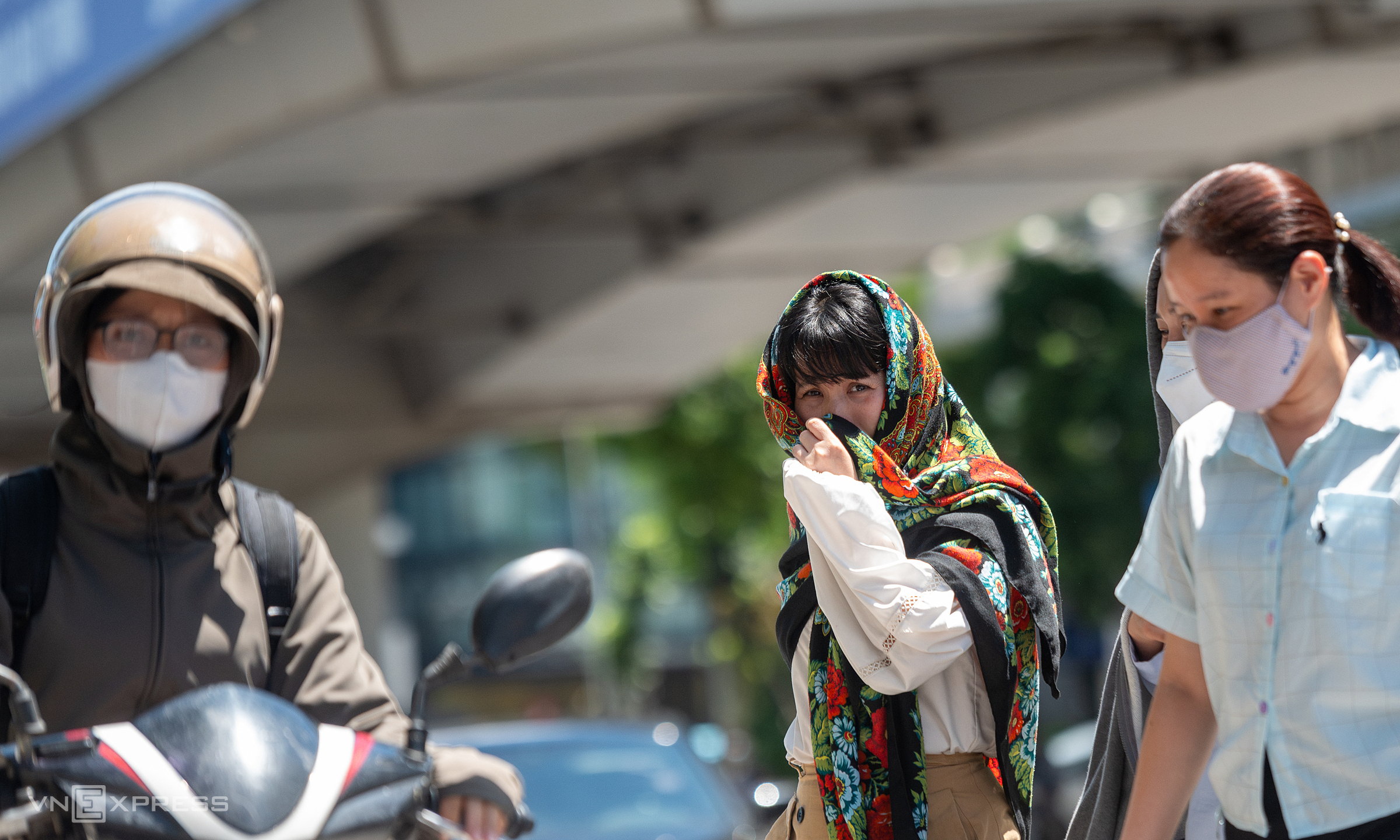 Hanoi nears 40,7 degrees Celsius, hottest nationwide