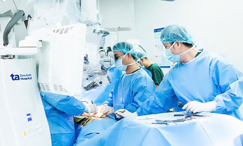 Cysts compressing spinal nerve roots in a woman