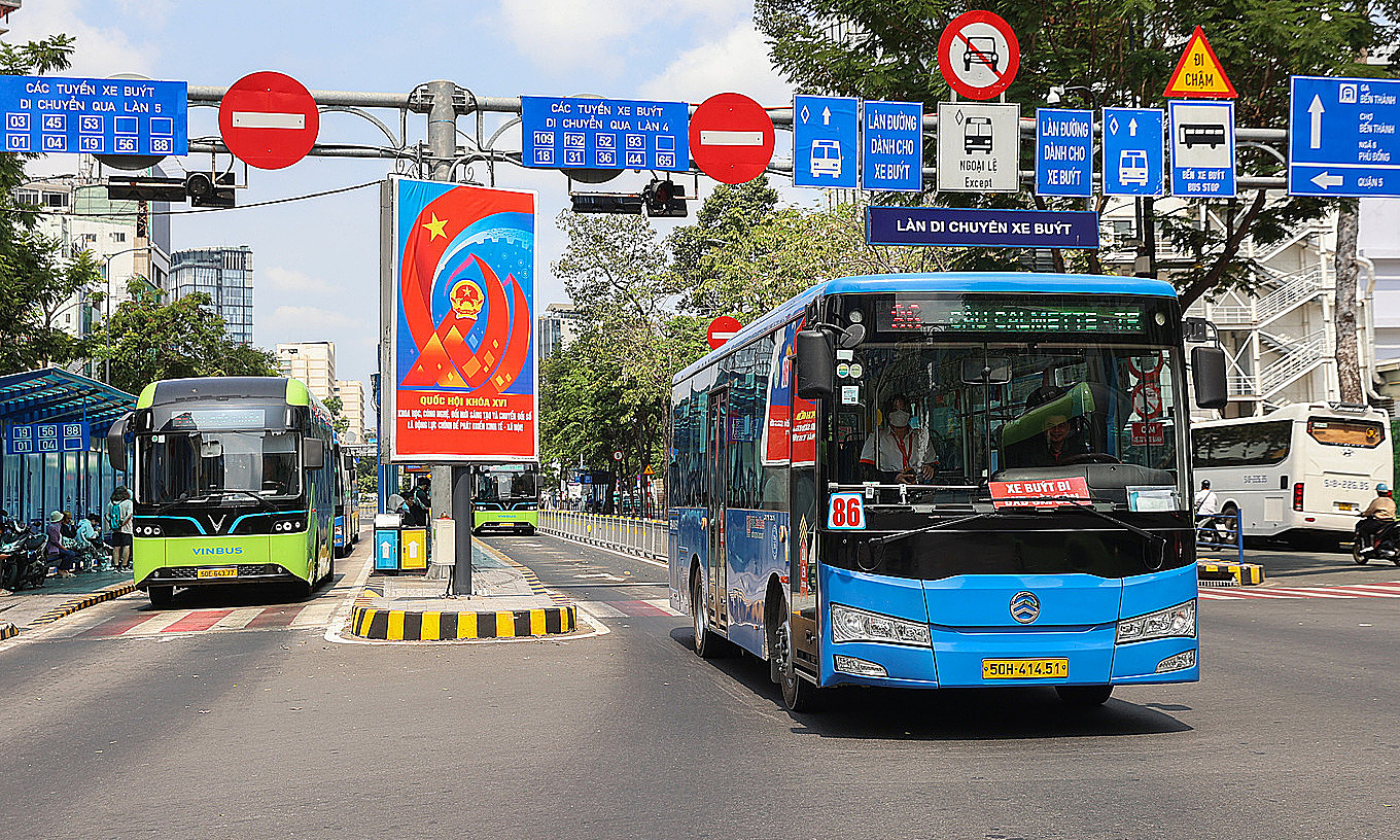 Proposal to pilot demand-responsive mini-buses in Ho Chi Minh City