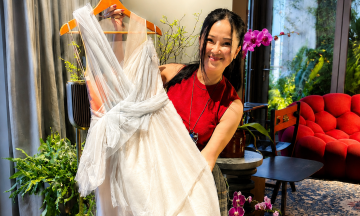 Hong Nhung auctions dress to support breast cancer patients