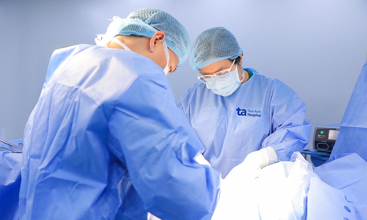 Pregnant woman with ovarian torsion, severe pre-eclampsia