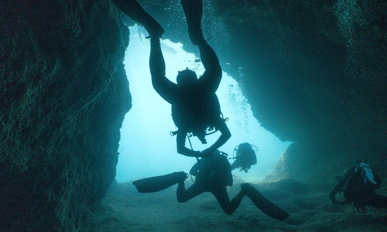 Maldives tragedy exposes deadly risks of cave diving
