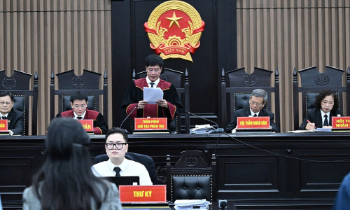 Court sentences former health minister Nguyen Thi Kim Tien and 8 others