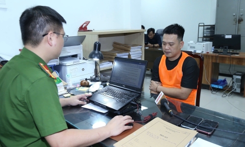 Bun Cha TV commentators arrested