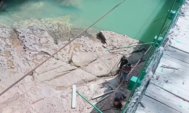 Suspension bridge collapse in Indonesia claims two Austrian lives