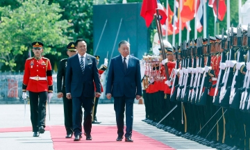 Thailand's prime minister hosts welcoming ceremony for general secretary, president To Lam