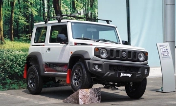 Suzuki Jimny sees record price reduction of 180 million dong