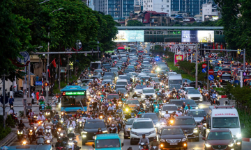 Hanoi plans to charge vehicles entering ring road one from 2028
