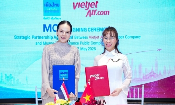 Vietjet signs partnership with Madam Pang's insurance group