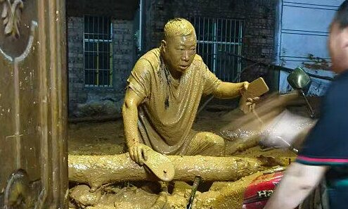 Village chief, the 'mud man,' saves entire village before mountain collapse