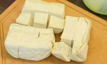 Reasons why people losing weight should eat tofu regularly