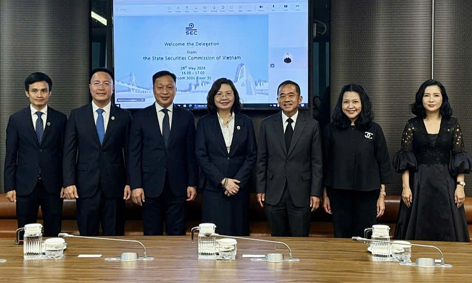 Thai businesses to list shares on HoSE