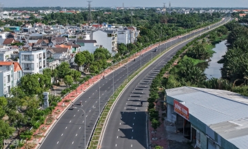 6-lane national highway connecting Ho Chi Minh City to the Mekong Delta nearing completion