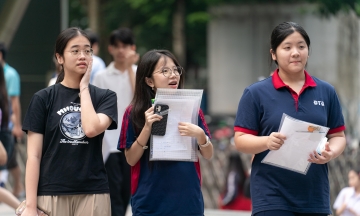 Over 600 Hanoi candidates miss 10th-grade exam procedures