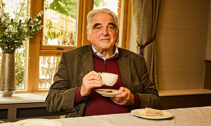 A director's 9-year vow: living in a nursing home with his wife