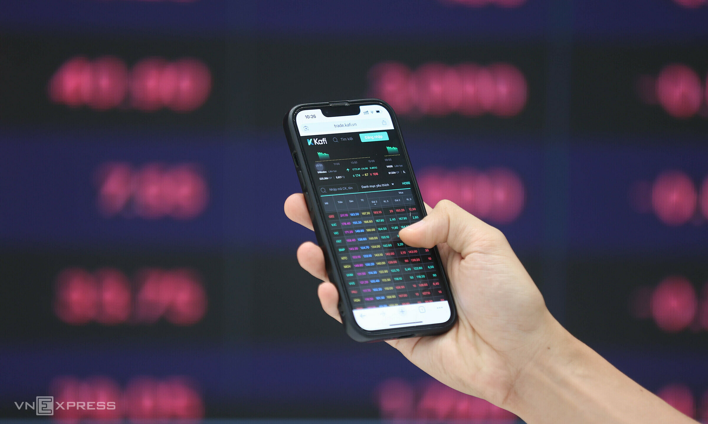 Vietnam and Singapore explore cross-listing of shares