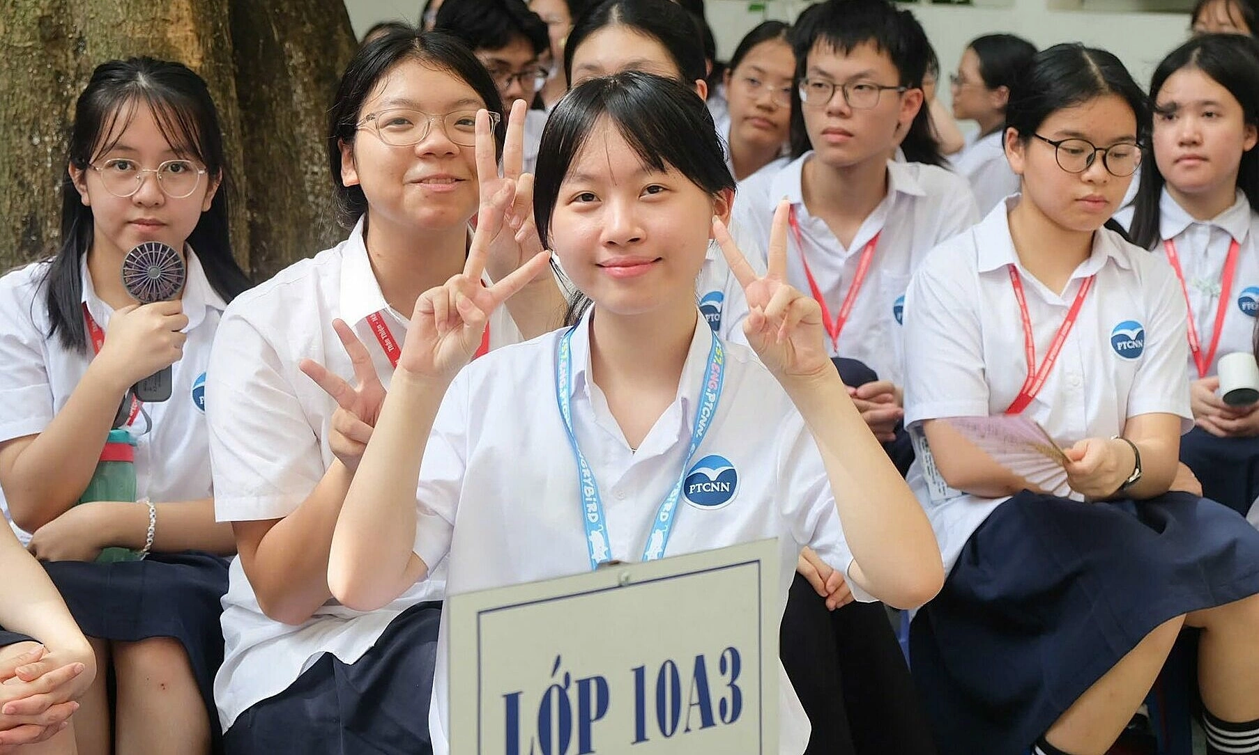 Competition for 10th grade specialized foreign language classes rises, with highest ratio at 1/14