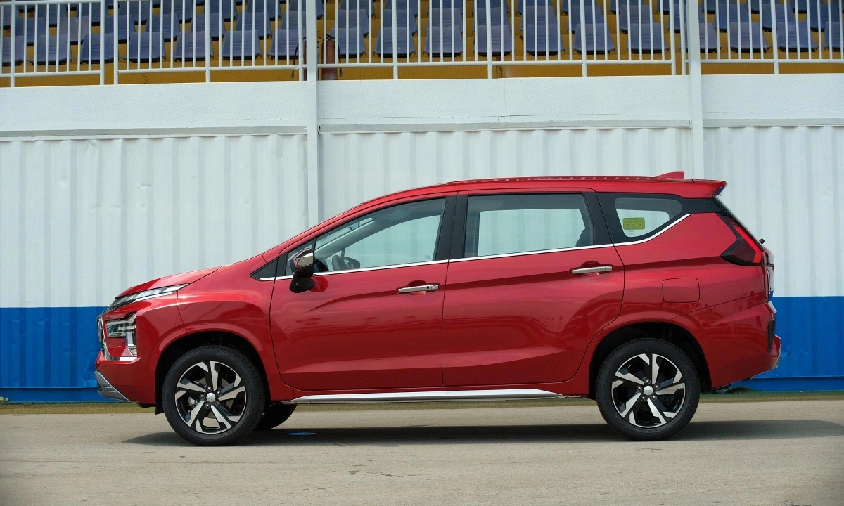 Small MPV models race to offer tens of millions of VND in discounts