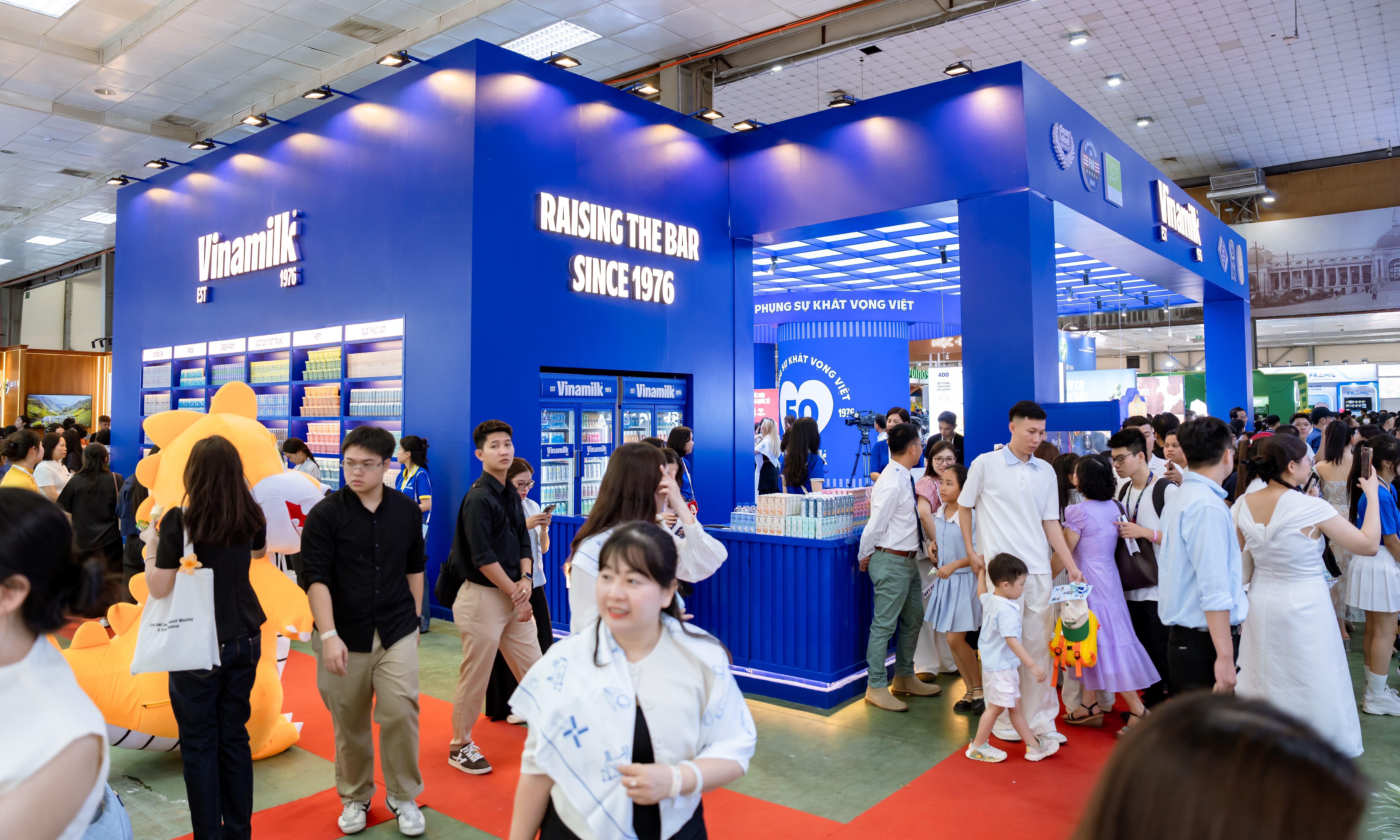 Vinamilk's multi-sensory experience booth draws crowds at exhibition
