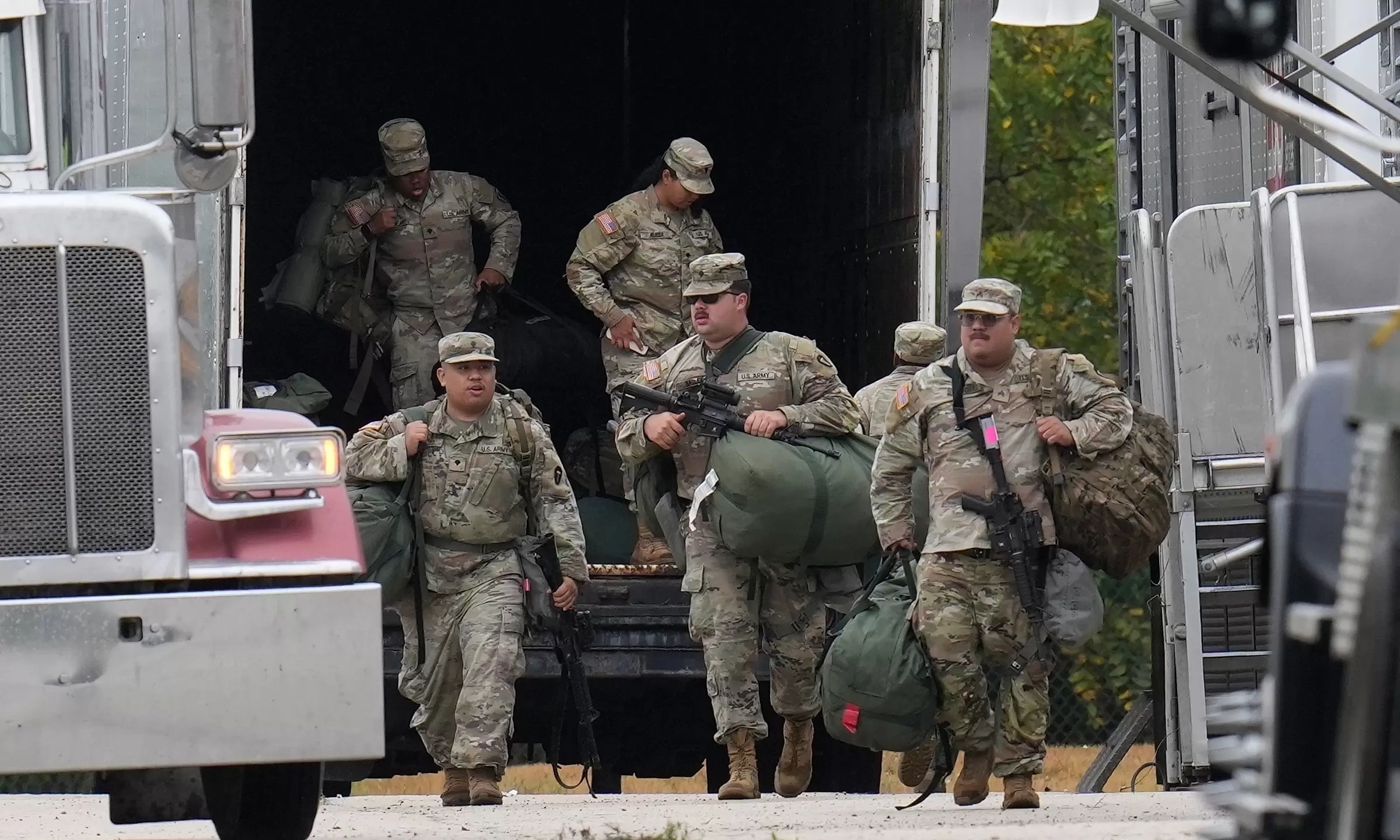 US selects 'fit soldiers' to attend UFC match at White House